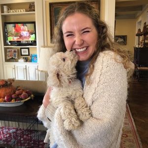 Meet your Posher, Claudia